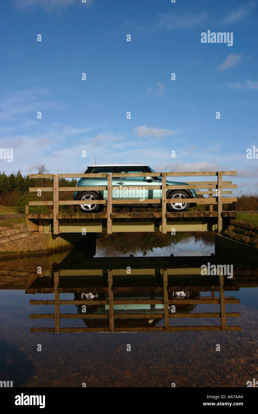 Mini Bridge Over Stream Mini Bridge High Resolution Stock Photography and Images - Alamy