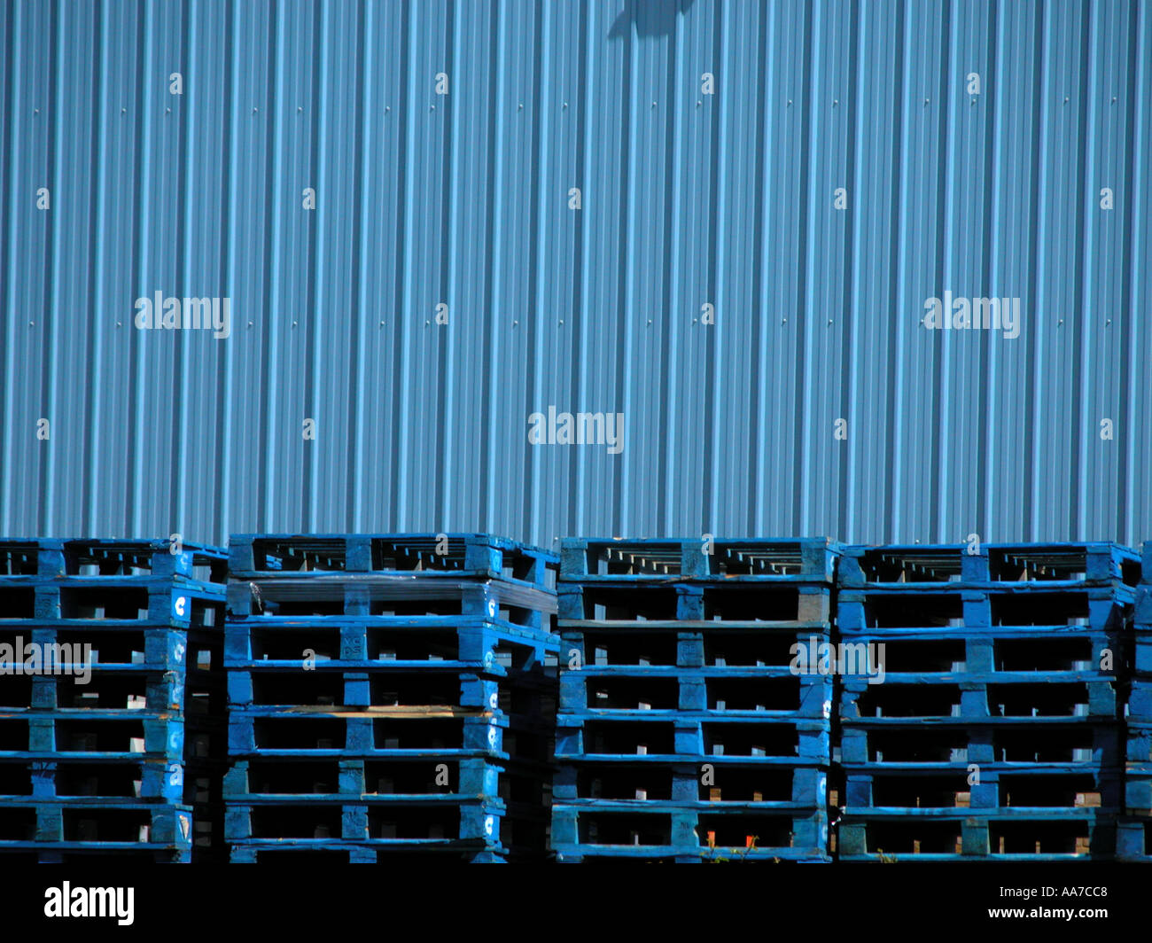 blue fork lift palettes Stock Photo