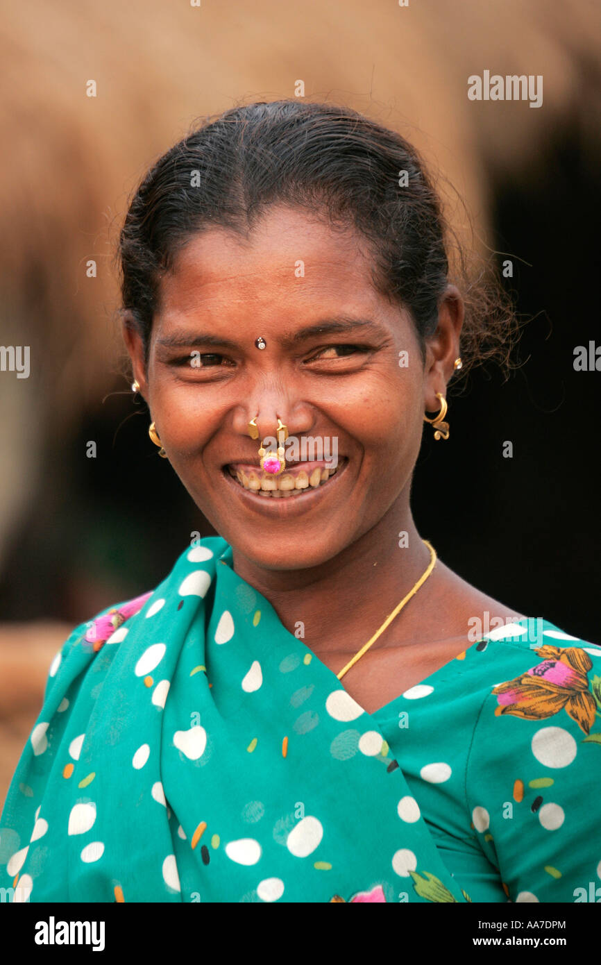 India woman smiling tribal native hi-res stock photography and images ...