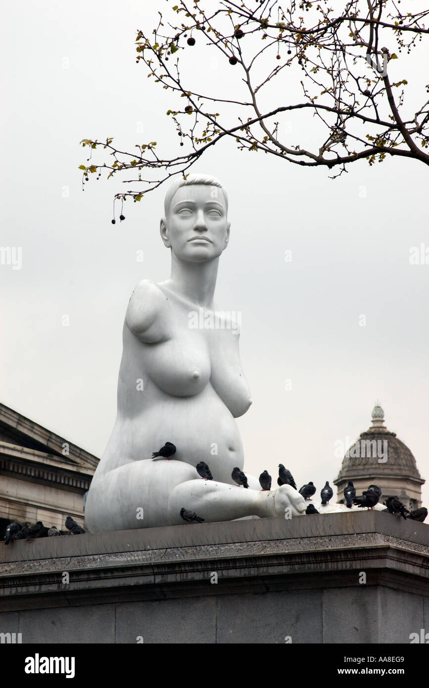 Alison Lapper pregnant a statue by Marc Quinn in Trafalgar Square Stock Photo