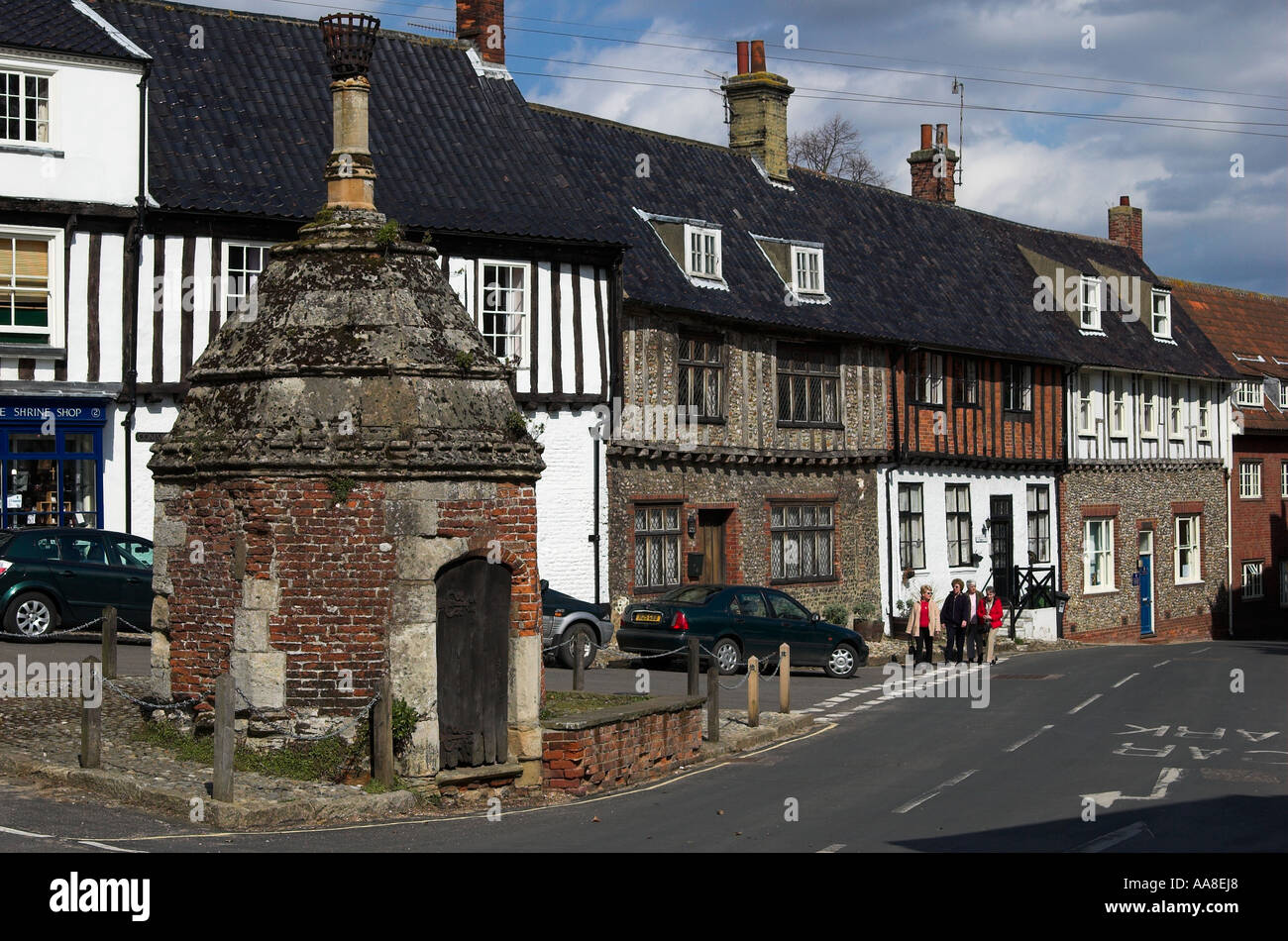 Pump House and street scene in Little Walsingham, Norfolk, England Stock Photo Alamy