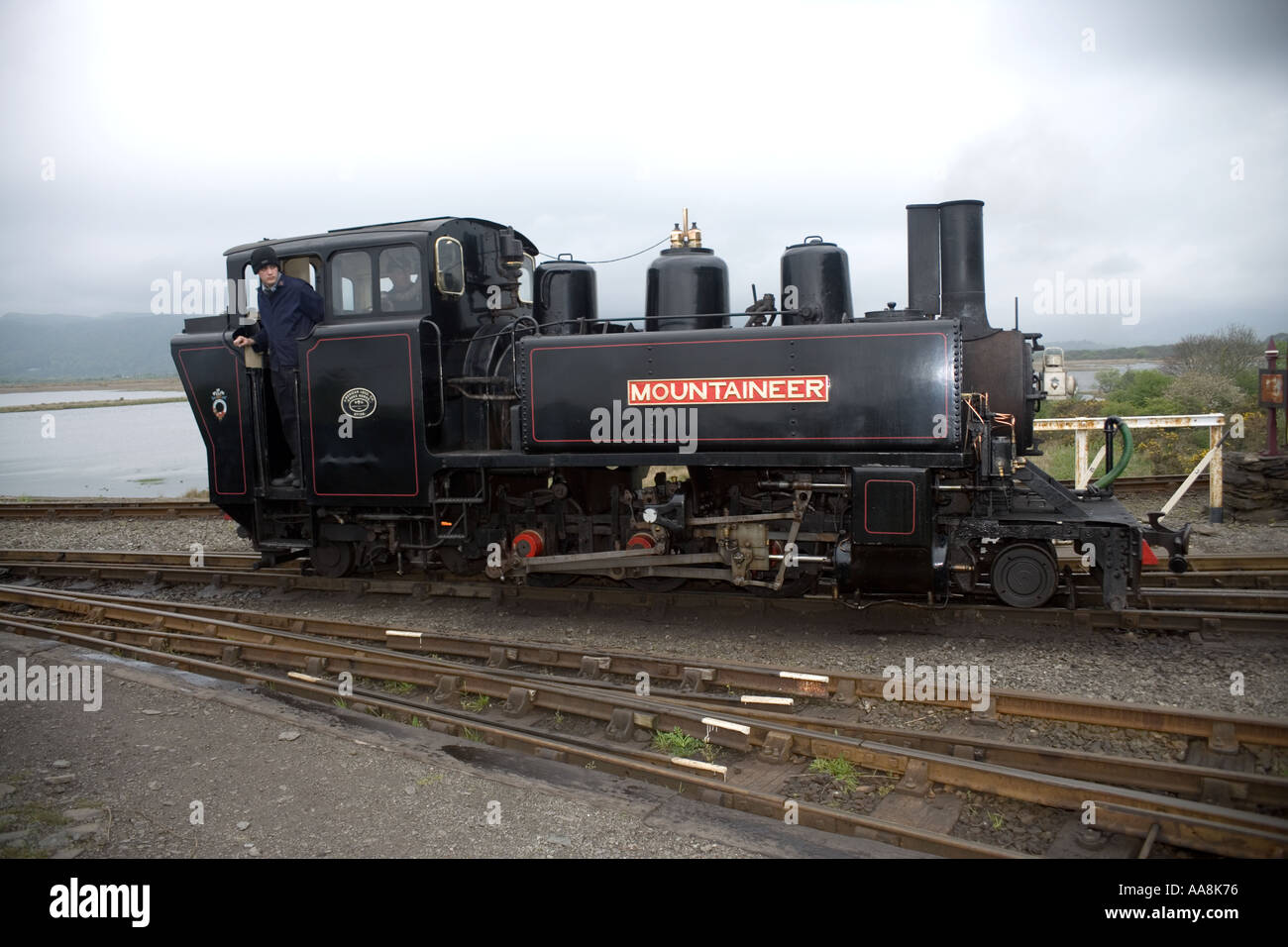 Ffestiniog railway mountaineer hi-res stock photography and images - Alamy