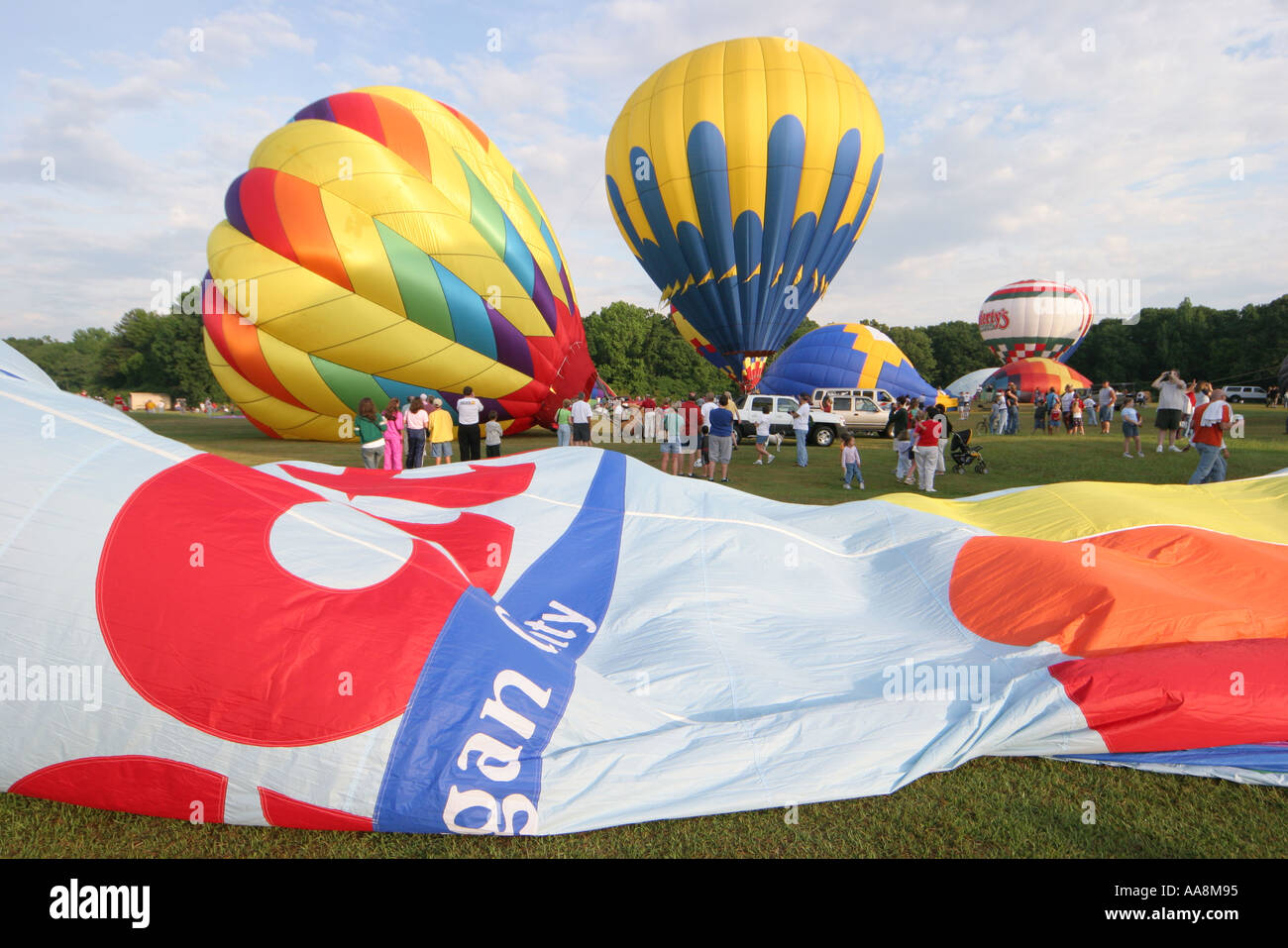 Alabama Morgan County,Decatur,Alabama Jubilee Hot Air Balloon Classic,flight,family families parent parents child children,mother mom,father dad,visit Stock Photo