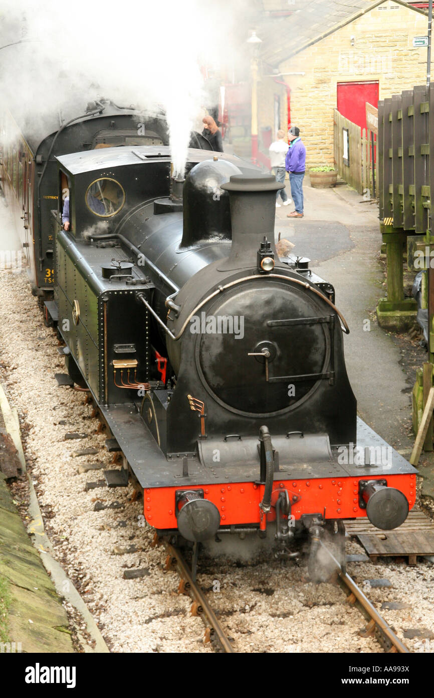 Steam Locomotive and passenger train at Keighley and Worth Valley ...