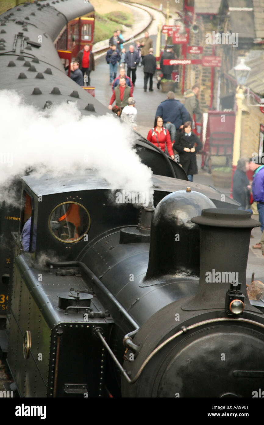 Steam Locomotive and passenger train at Keighley and Worth Valley ...