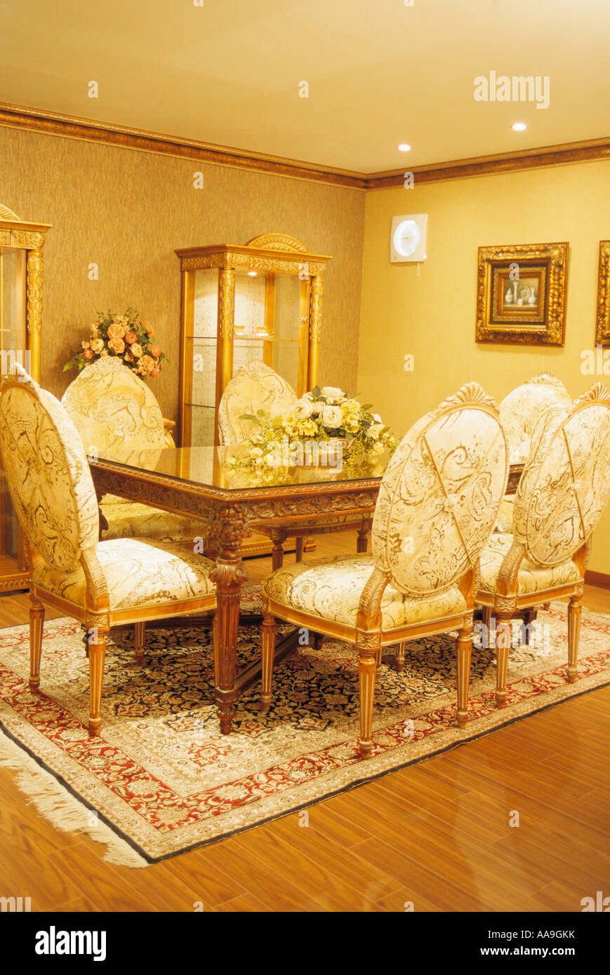 Antique dining furniture hi-res stock photography and images - Alamy