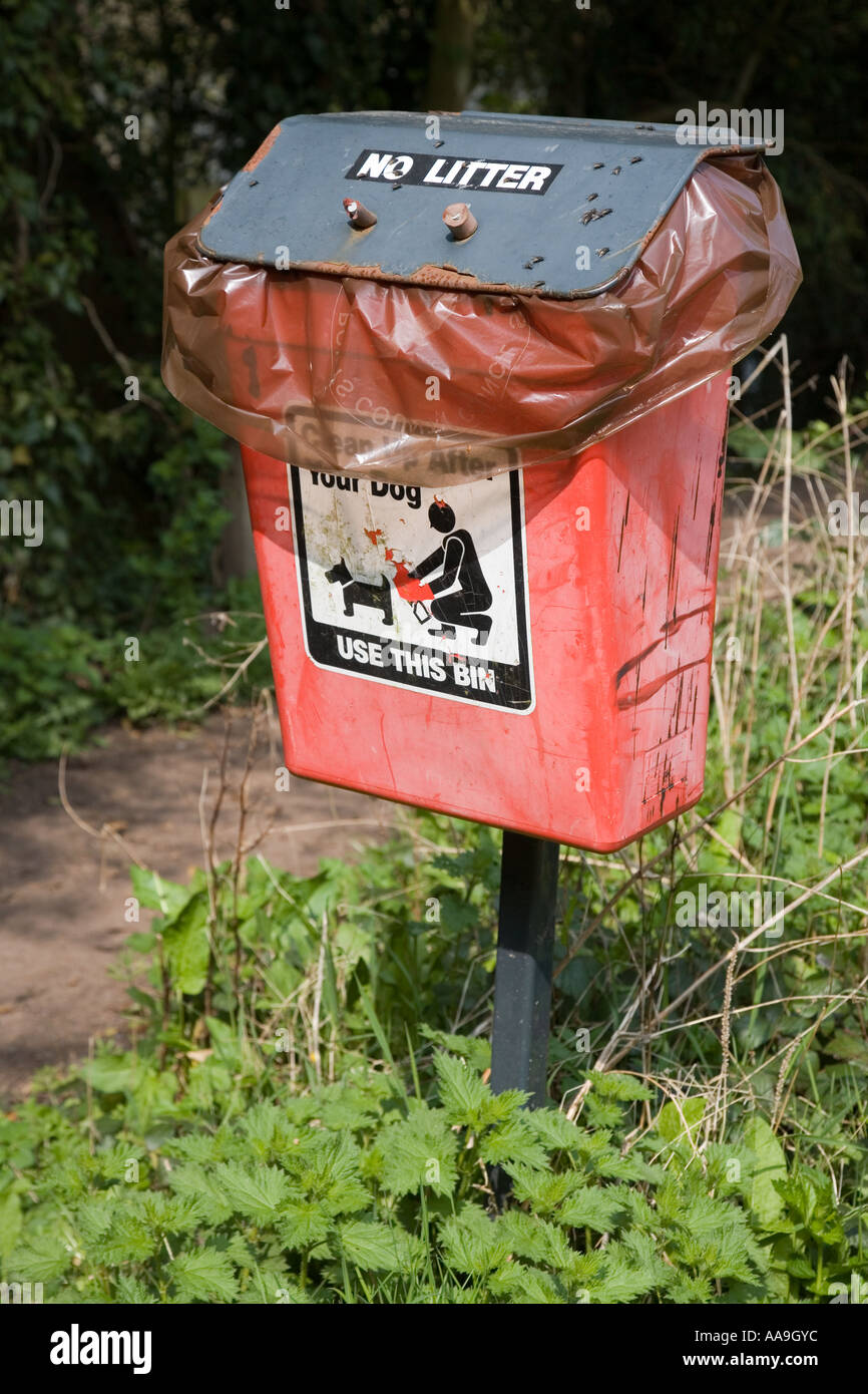 Disposal of dog faeces hires stock photography and images Alamy