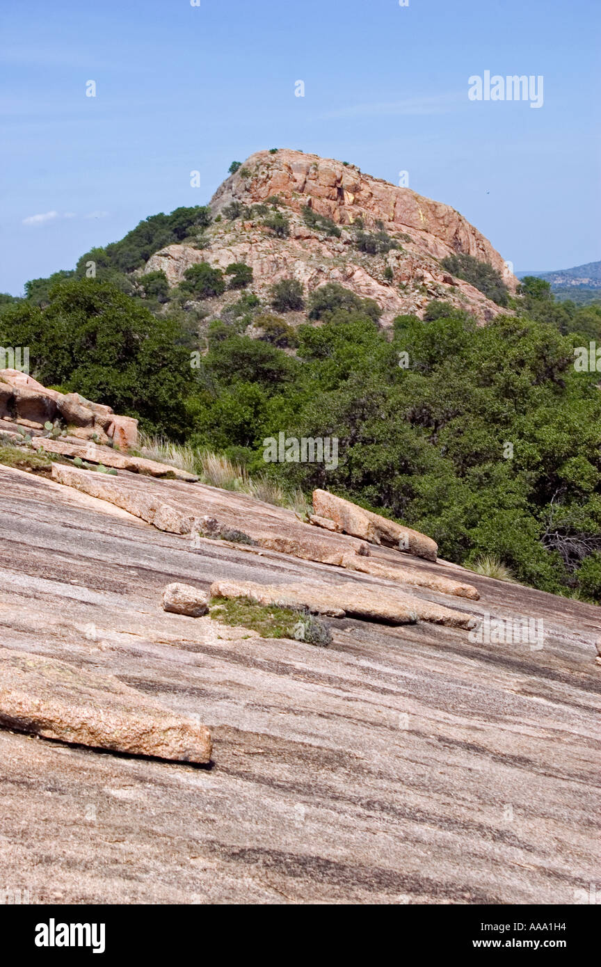Granite mountain in rugged Texas hill country Stock Photo Alamy