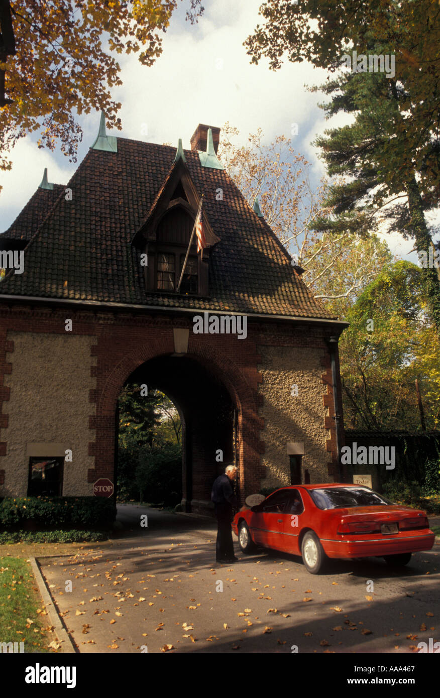 Biltmore house gate house hires stock photography and images Alamy