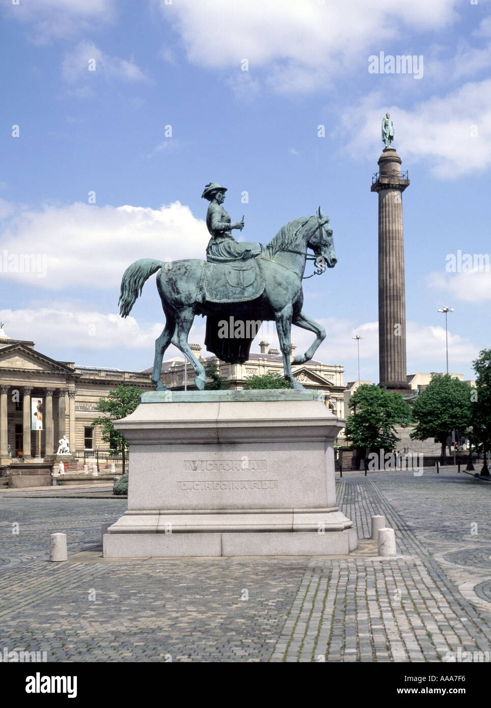 Queen Victoria Monument Liverpool Merseyside Stock Photos ...