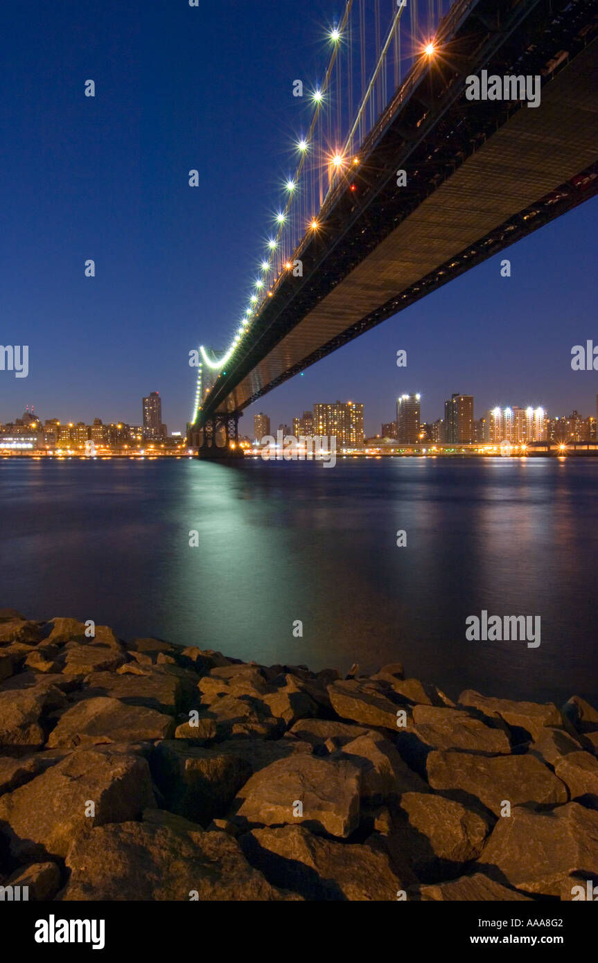 Manhattan Bridge and Manhattan at night Stock Photo - Alamy