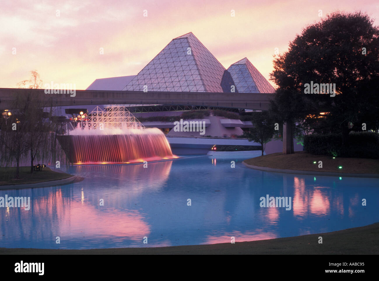 Epcot florida fountain hires stock photography and images Alamy