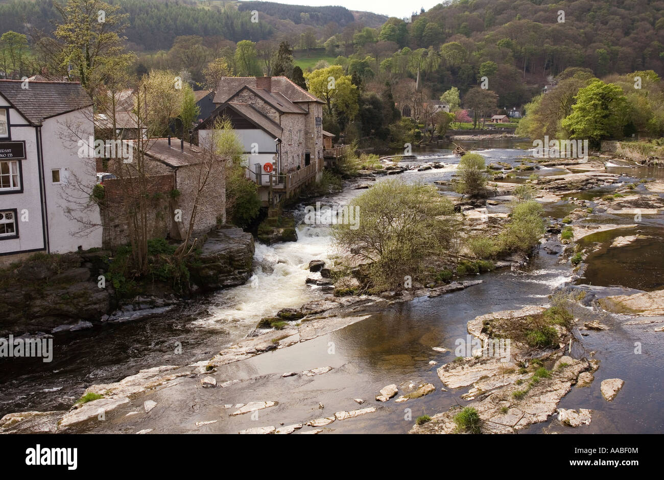 UK Wales Clwyd Llangollen River Dee Afon Dyfrdwy Stock Photo