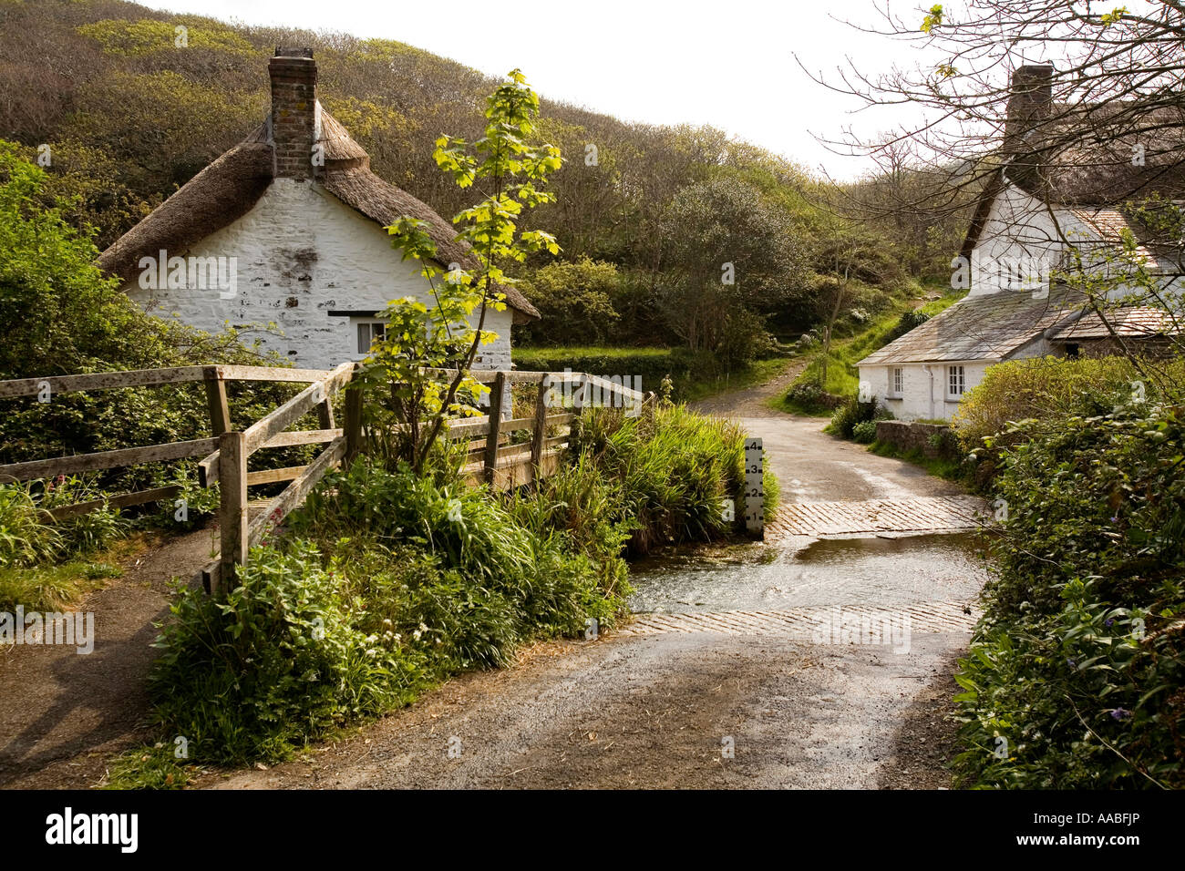 UK Cornwall Coombe village Ford Cottage and Mill House Stock Photo Alamy