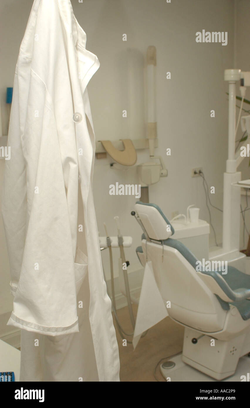 Doctors smock hi-res stock photography and images - Alamy