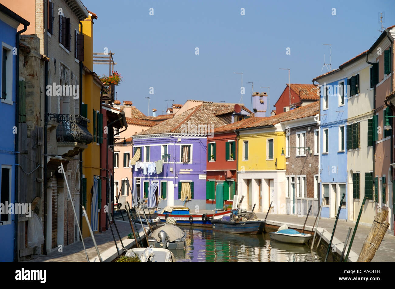 Old houses along venetian canal hi-res stock photography and images - Alamy