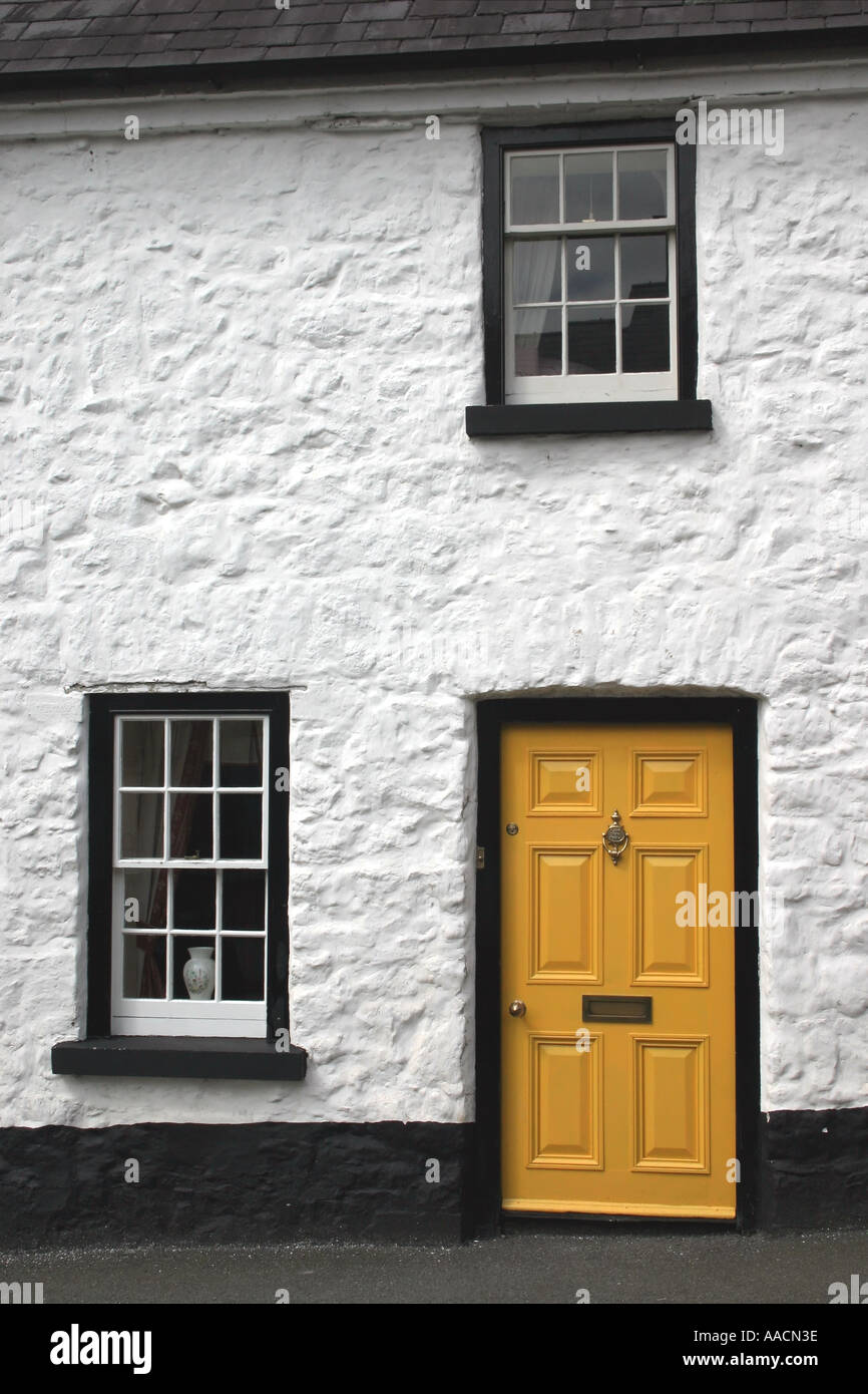 White washed houses ireland hi-res stock photography and images - Alamy