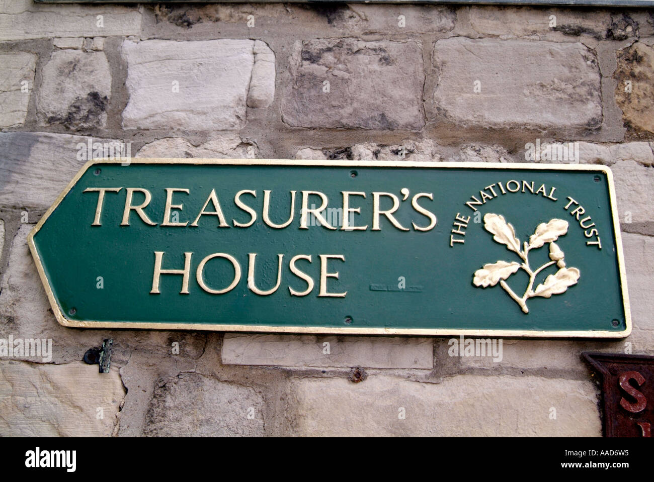 National Trust sign for Treasurers house york ENGLAND, ENGLISH, BRITAIN, BRITISH, GREAT, UNITED, KINGDOM, UK, YORKSHIRE Stock Photo