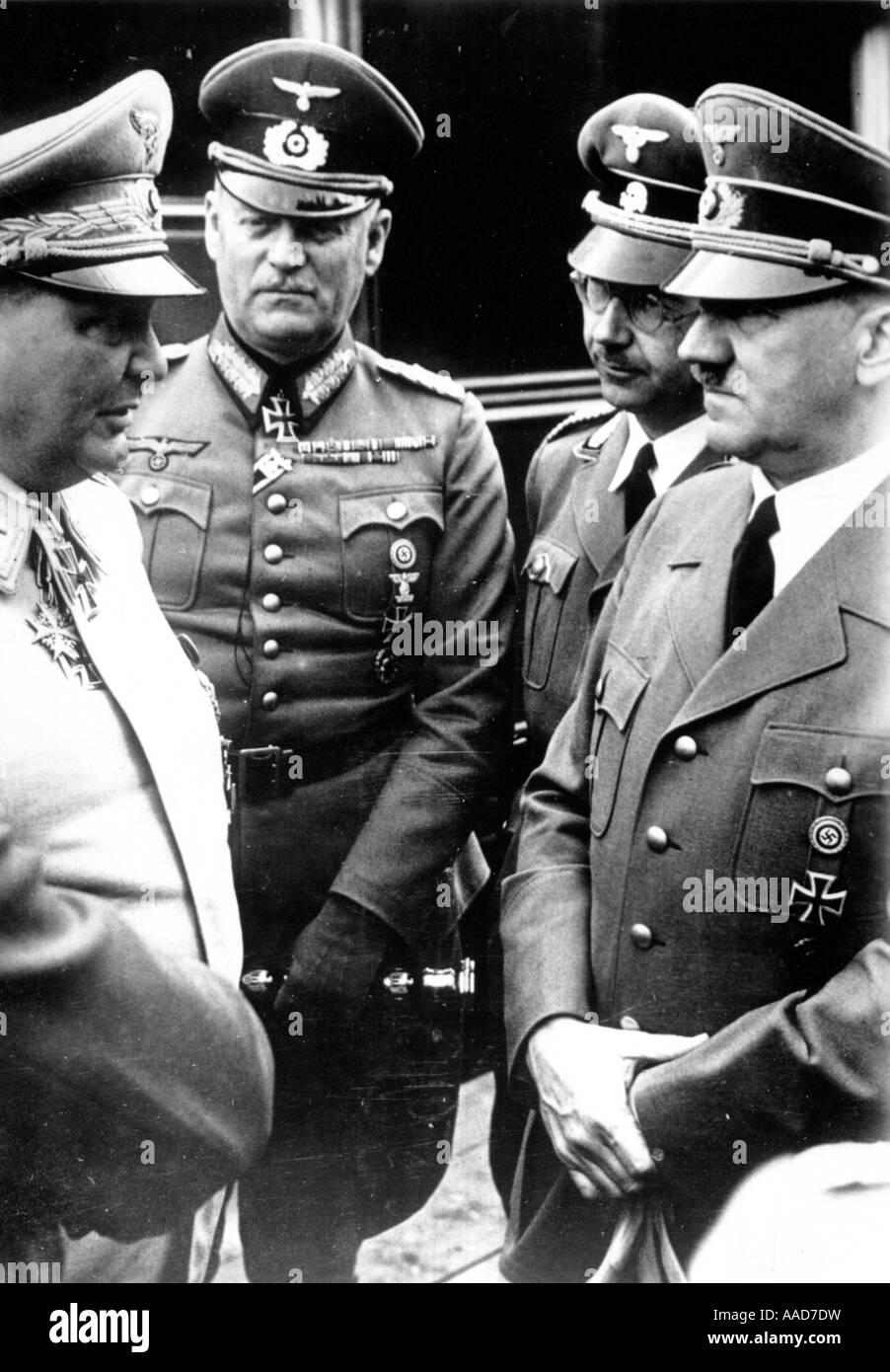 1 H76 F1942 D Hitler Goering Keitel u Himmler Hitler Adolf Politiker NSDAP 1889 1945 Hitler rechts im Gespraech mit von links Ge Stock Photo
