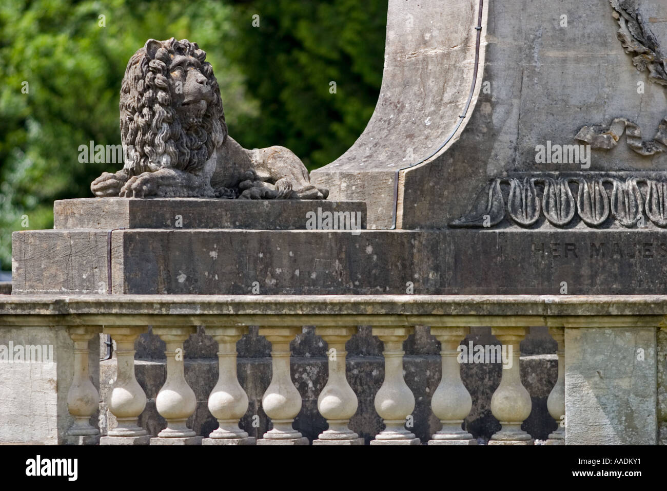 statue of lion Stock Photo - Alamy