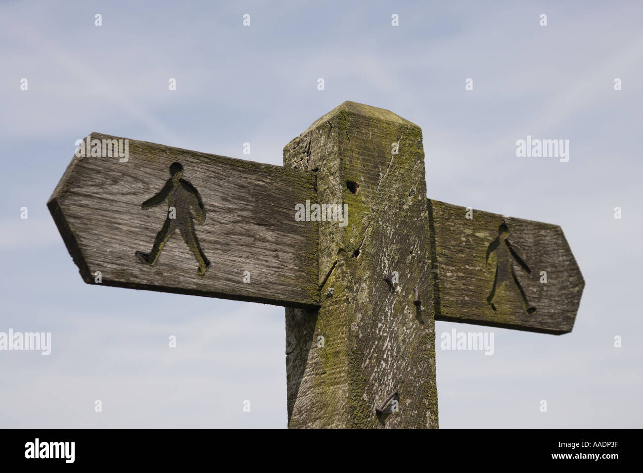 Public footpath direction hi-res stock photography and images - Alamy