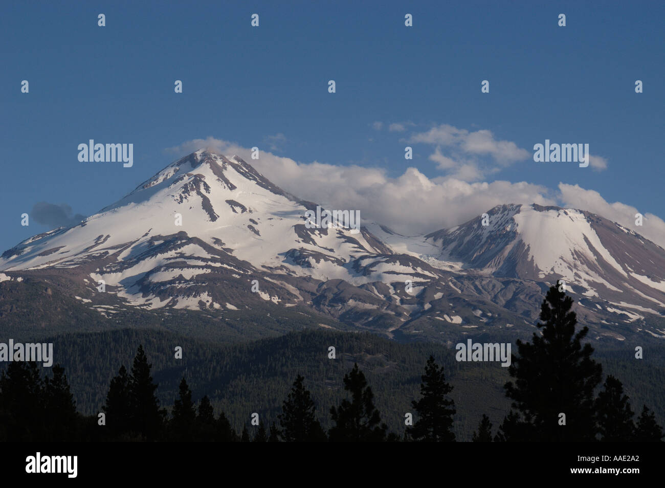 Mount Shasta in northern California is a dormant volcano Stock Photo