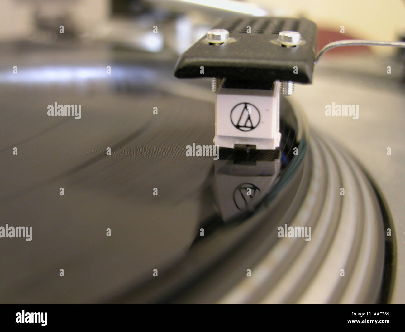 deck needle on record player Stock Photo Alamy