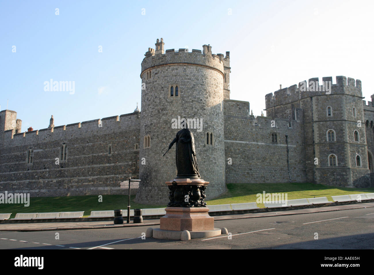 windsor castle queen's residence london england uk gb Stock Photo Alamy