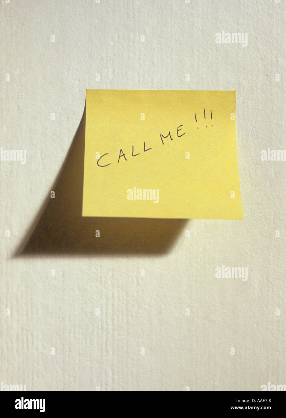 Call Me Note Message memo note on the wall call me Stock Photo - Alamy