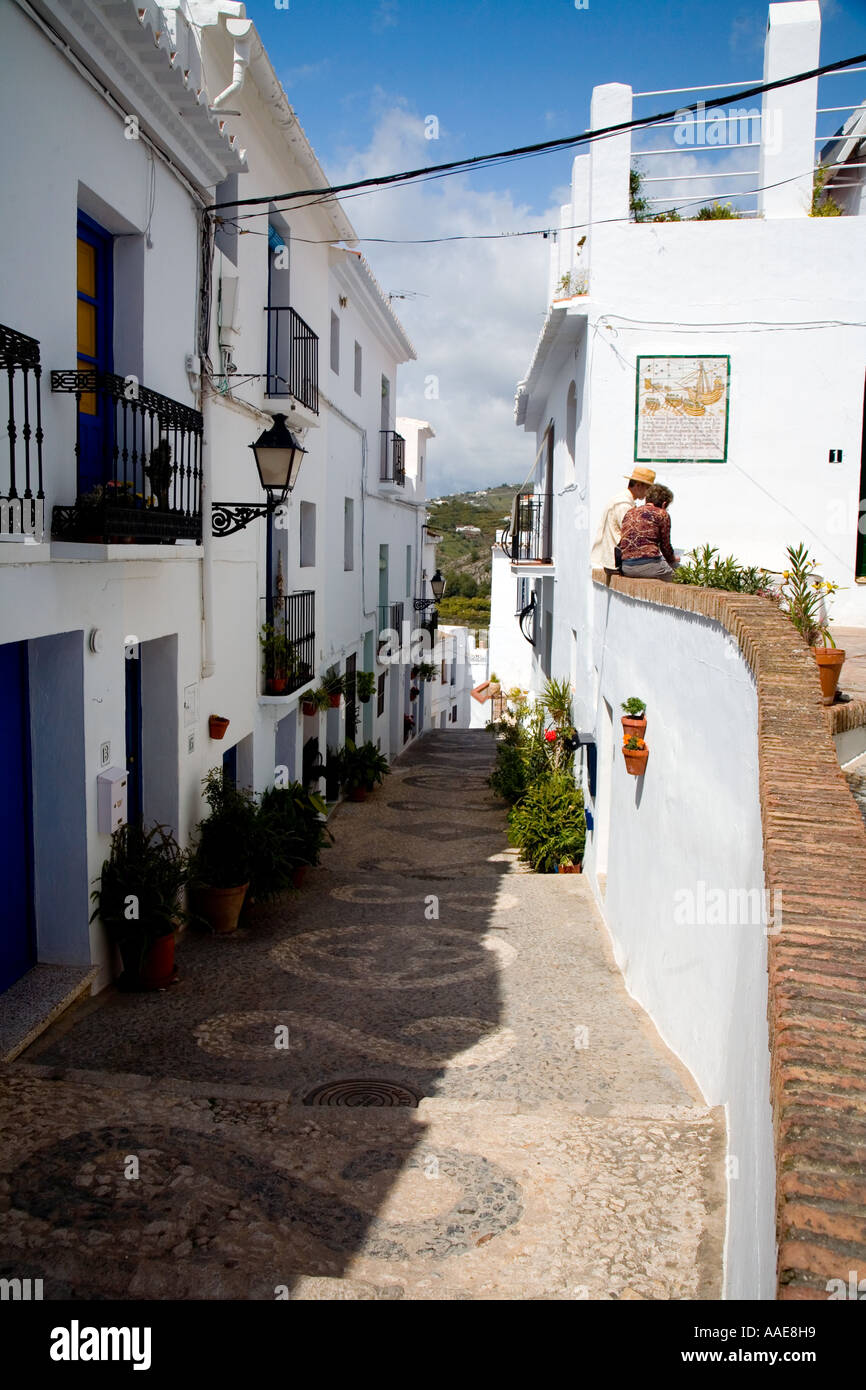 White washed houses of frigiliana hi-res stock photography and images ...