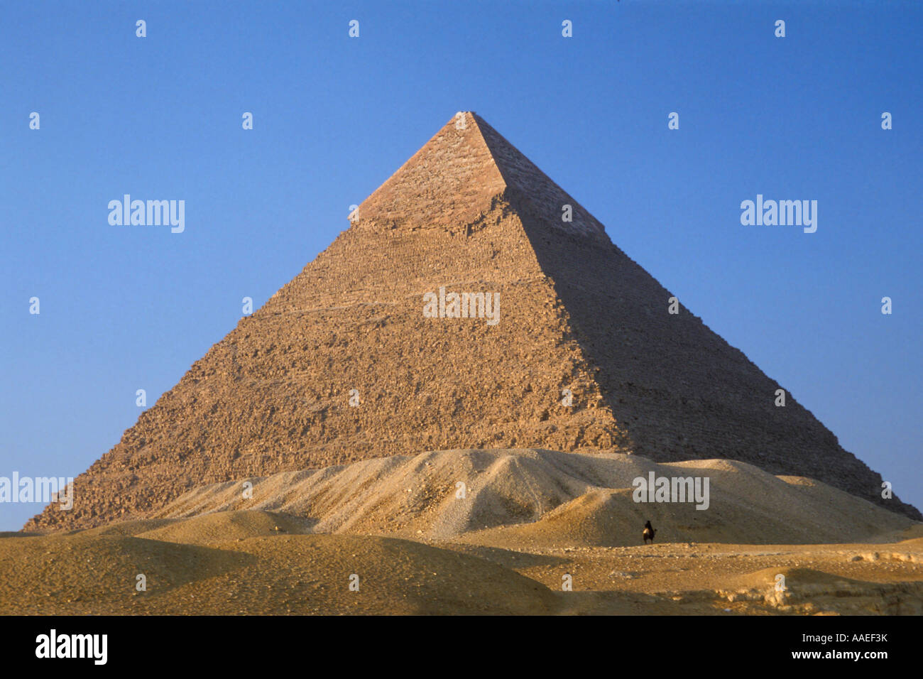 Desert Sands Encroach on The Great Pyramid of Cheops (Khufu), Giza, Egypt Stock Photo