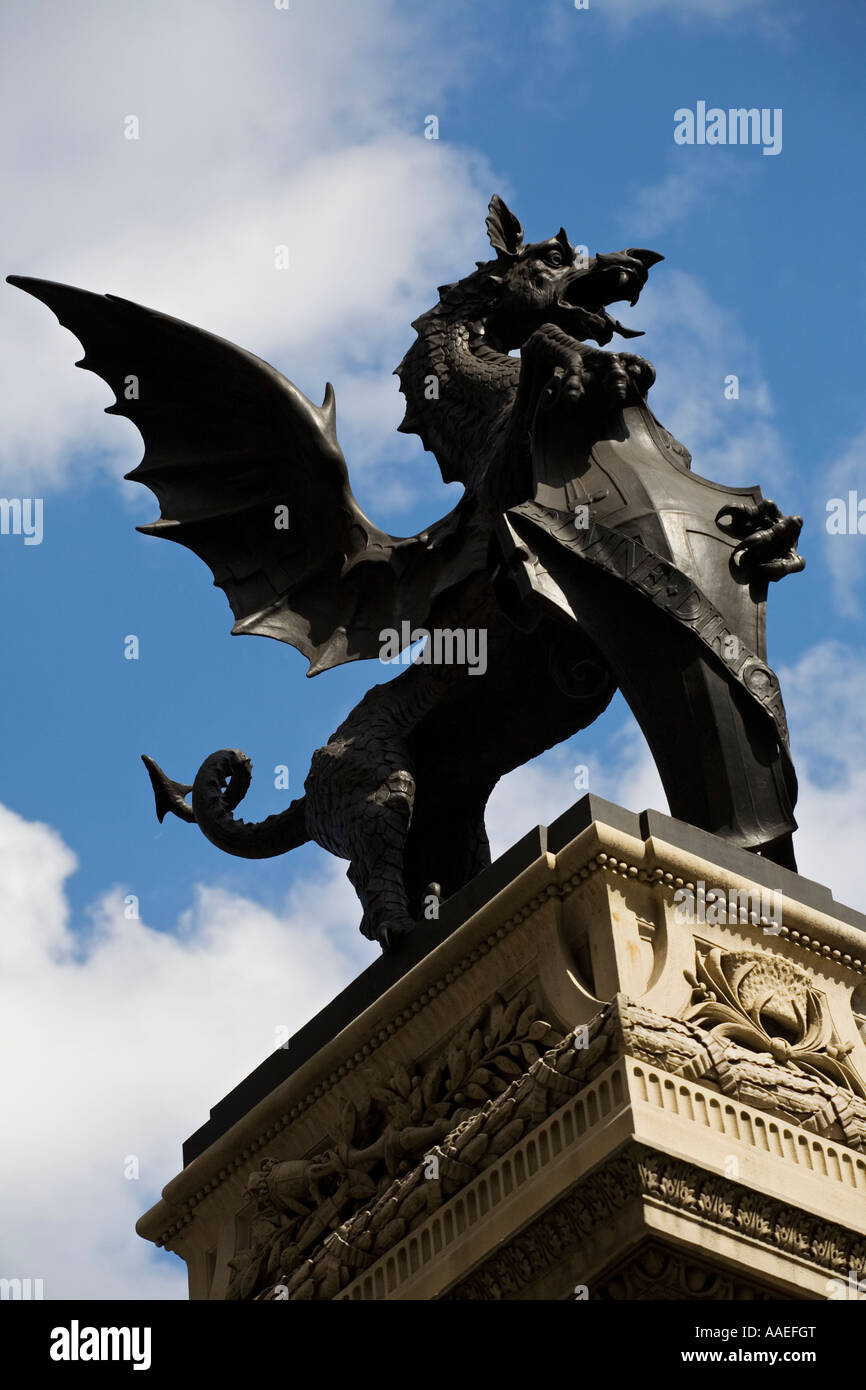 The Temple Bar Memorial outside the Royal Courts of Justice on Fleet Street Stock Photo Alamy