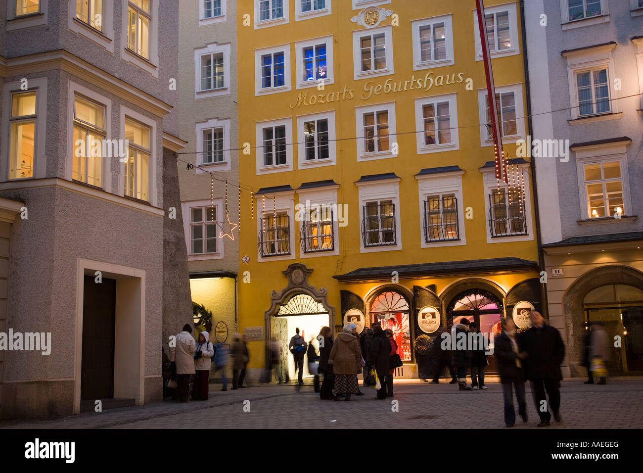 Mozart s birthplace in the Getreidegasse occupied by the Mozart family ...