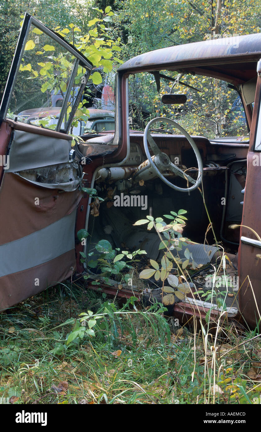Abandoned vehicles woods hi-res stock photography and images - Alamy