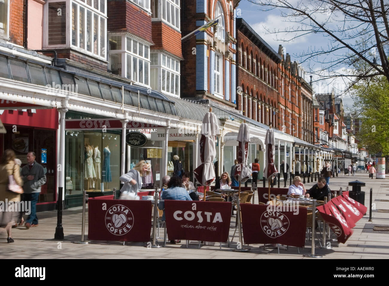 Cafe with exterior seating, cafes & restaurants in Southport Town
