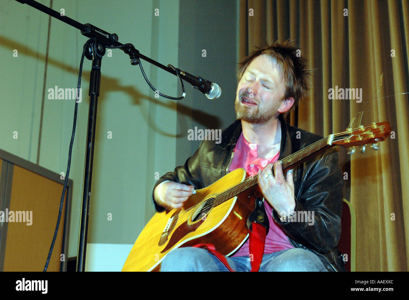 Thom yorke hi-res stock photography and images - Alamy