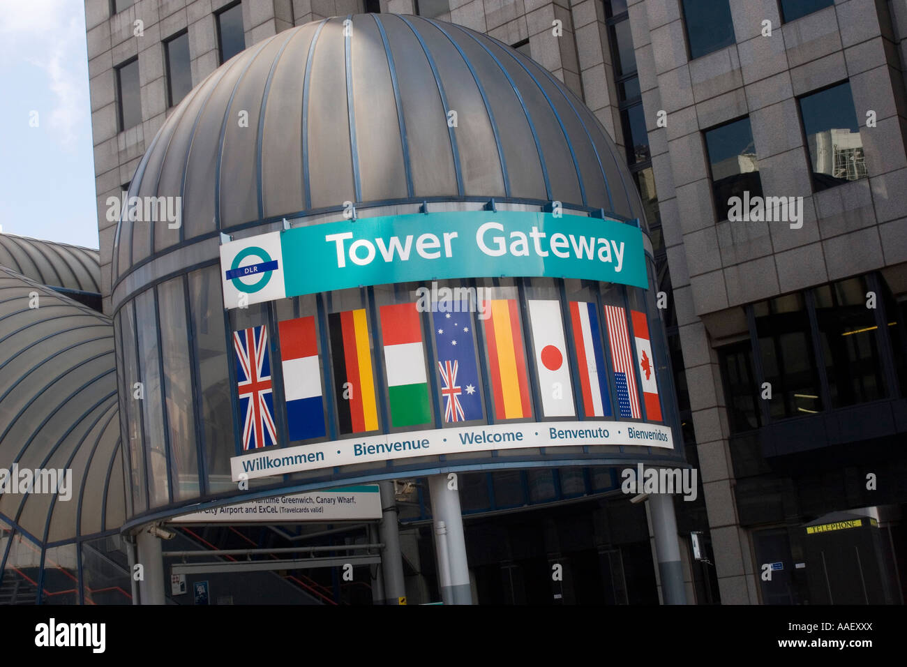 Tower Hill Station Stock Photos & Tower Hill Station Stock Images Alamy