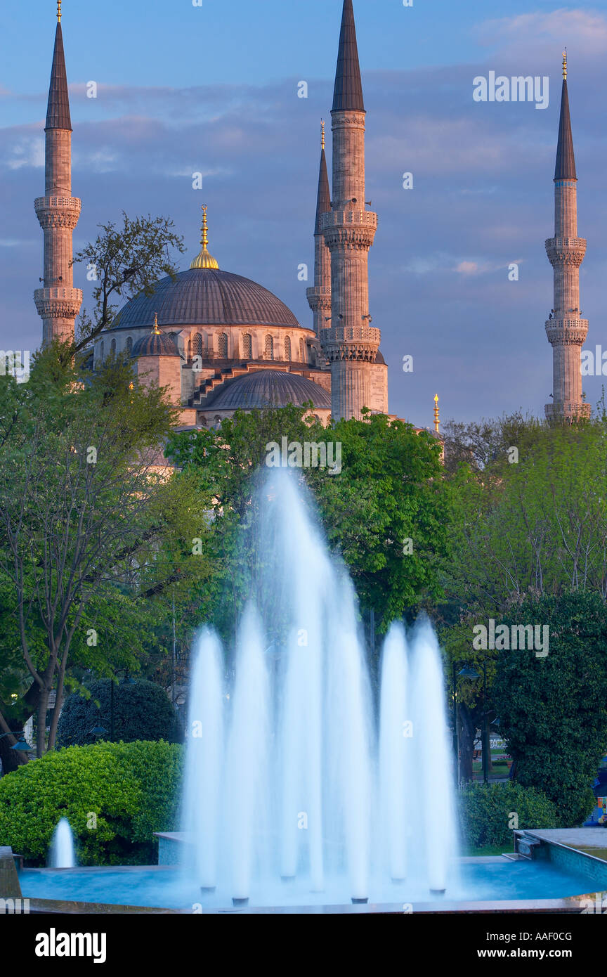 Sultanahamet Park and the minarets of the Blue Mosque Sultanahmet ...