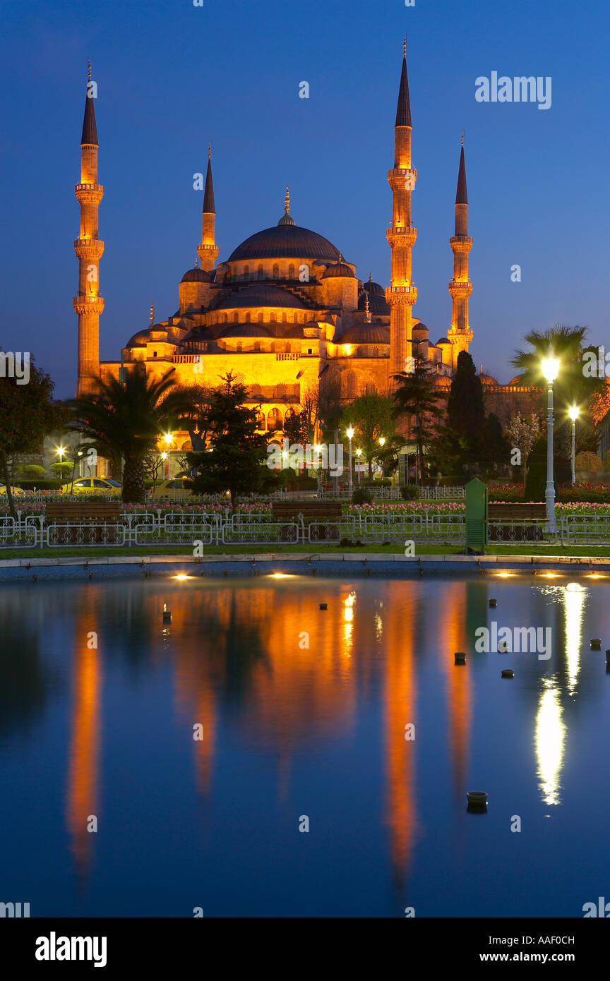 the Blue Mosque at night Sultanahmet Istanbul Turkey Stock Photo - Alamy
