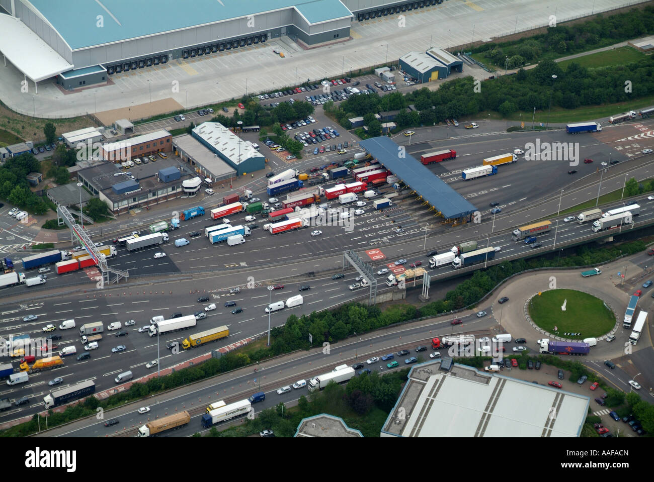Toll Booths for QE2 Bridge and Dartford Tunnels, Dartford Kent, summer 2007 - aerial view Stock Photo