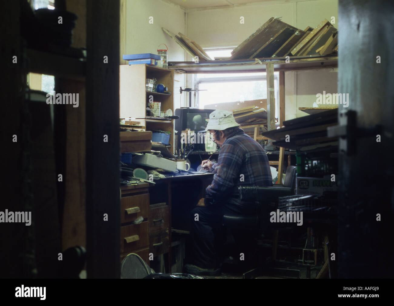 Lonely old man painting hi-res stock photography and images - Alamy