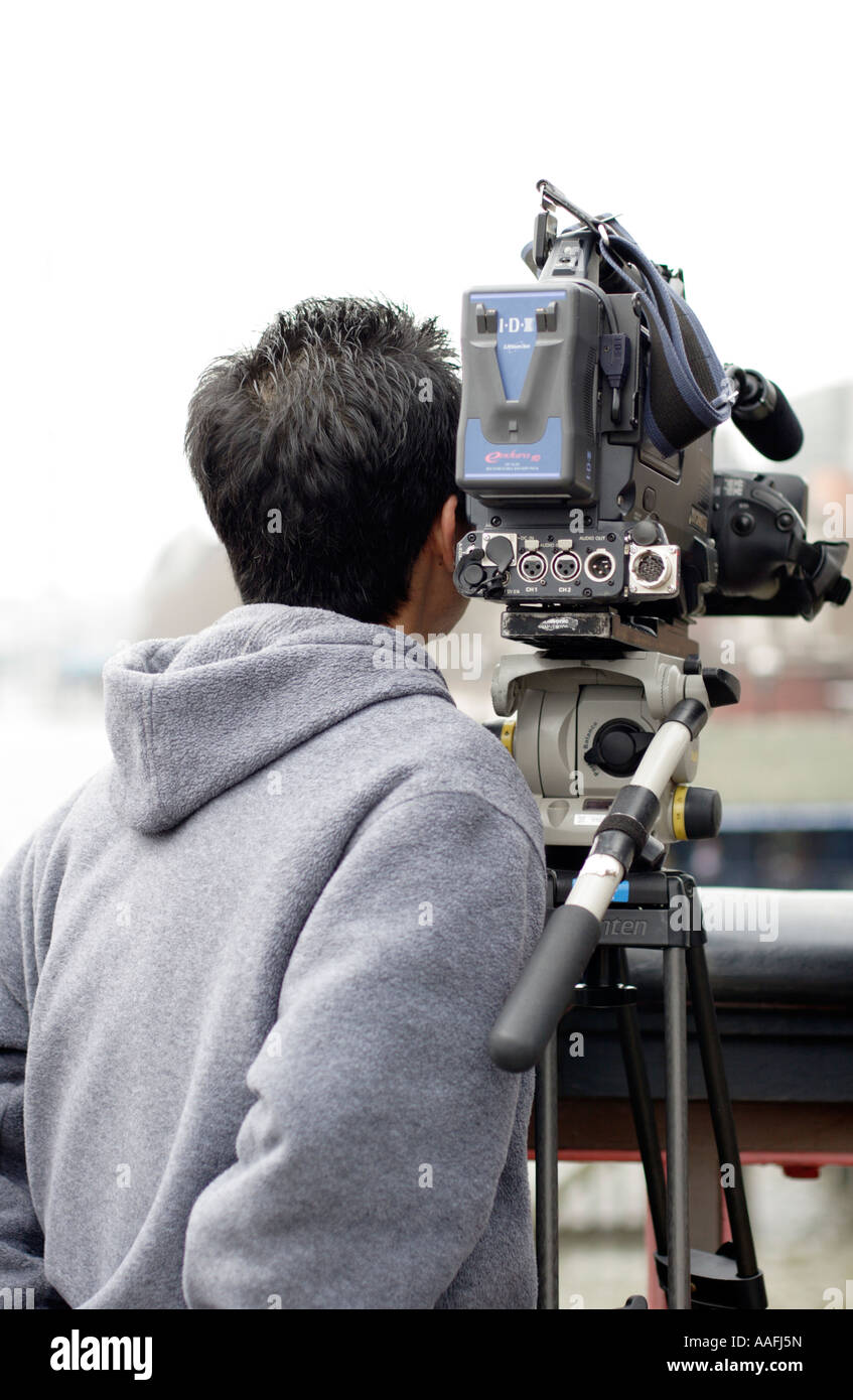 Camerman hi-res stock photography and images - Alamy