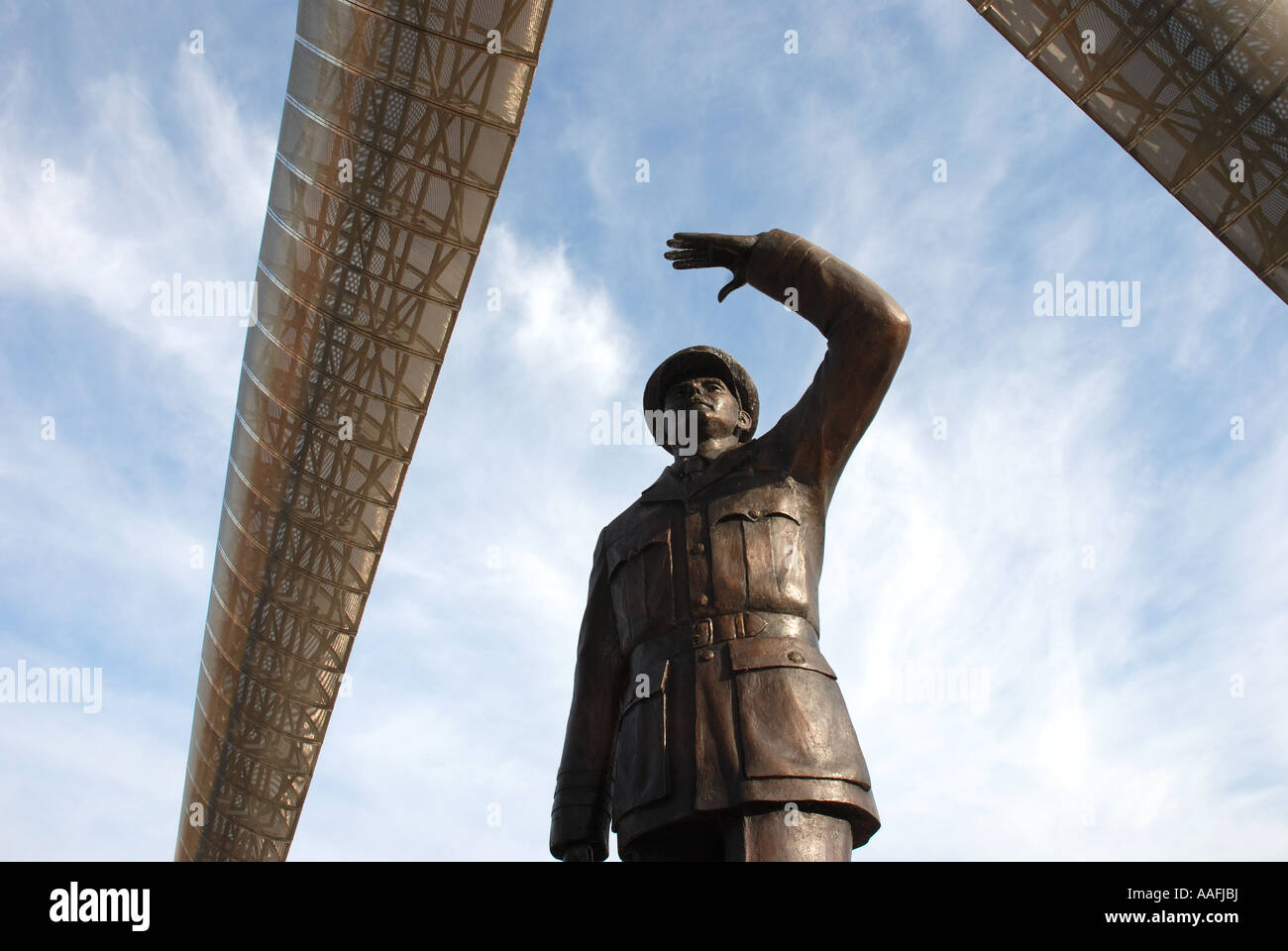Sir Frank Whittle statue and Whittle Arch, Millennium Place, Coventry