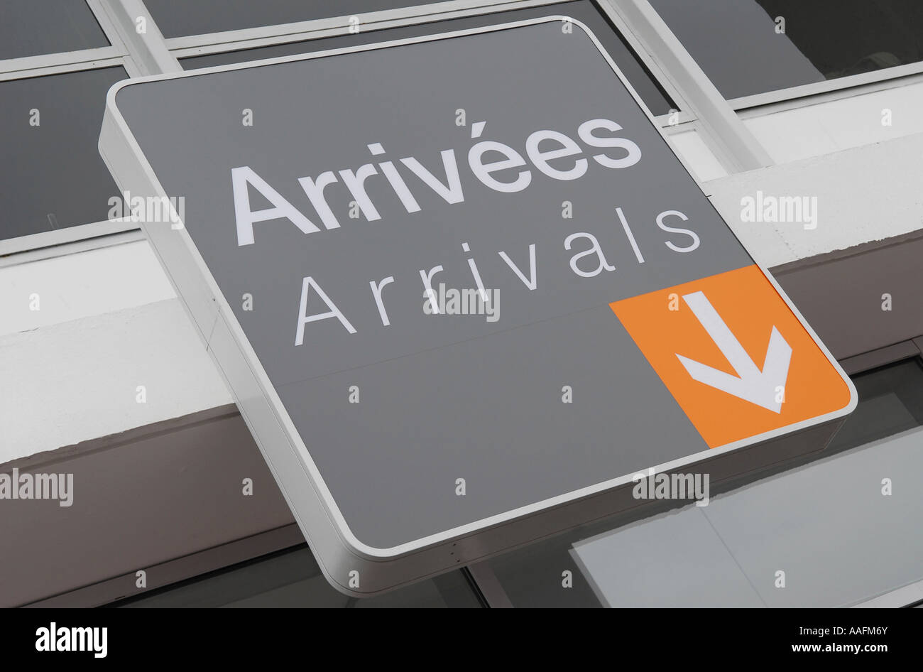 arrivals sign at french airport Stock Photo