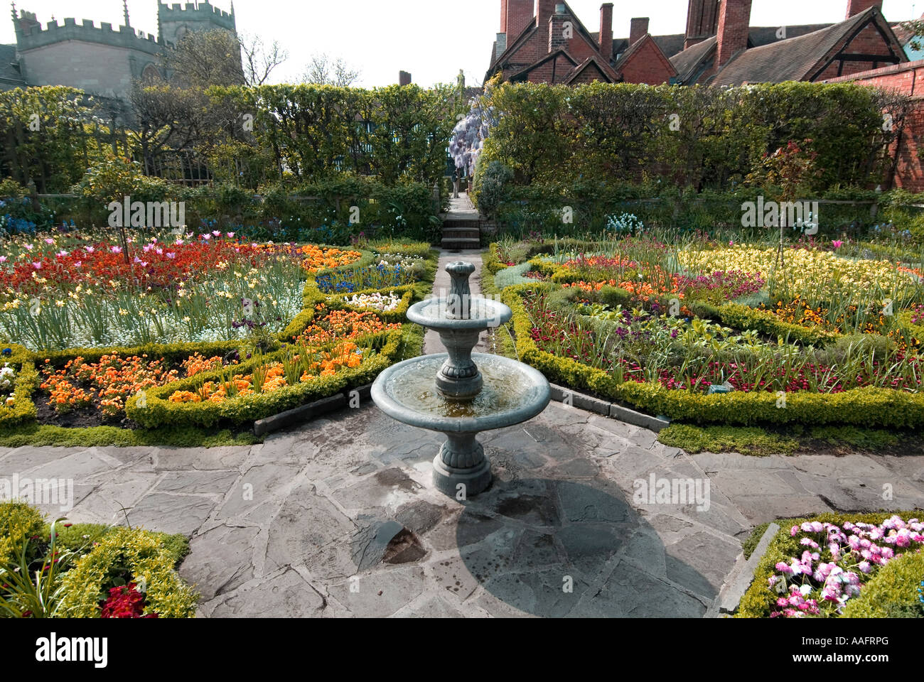 New Place Elizabethan Knott Garden on the Site of William Shakespeare s house in Stratford upon Avon Stock Photo