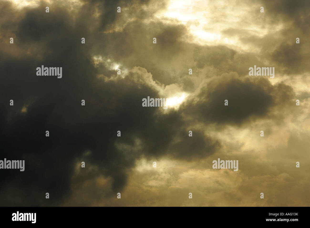 Moody brooding sky Stock Photo - Alamy