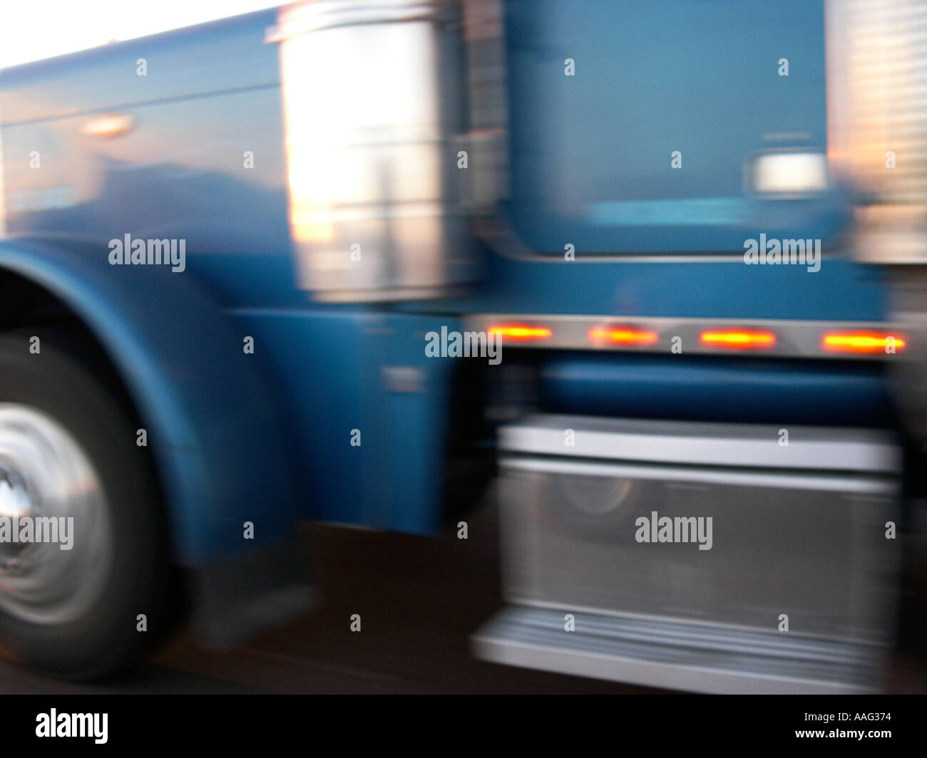 Blue Big Rigg Blue big rig day hi-res stock photography and images - Alamy