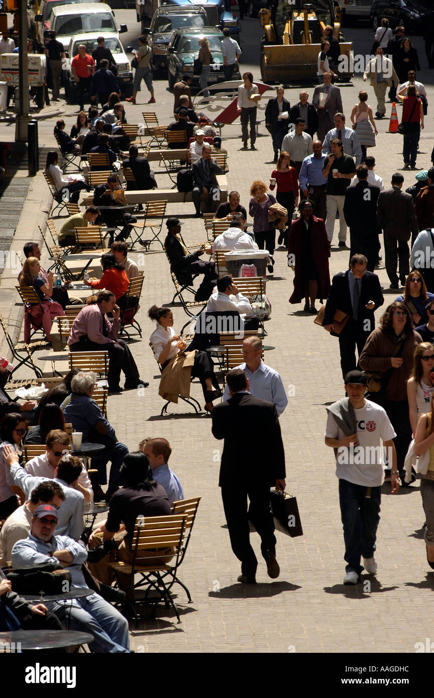 Crowded broad street hires stock photography and images Alamy