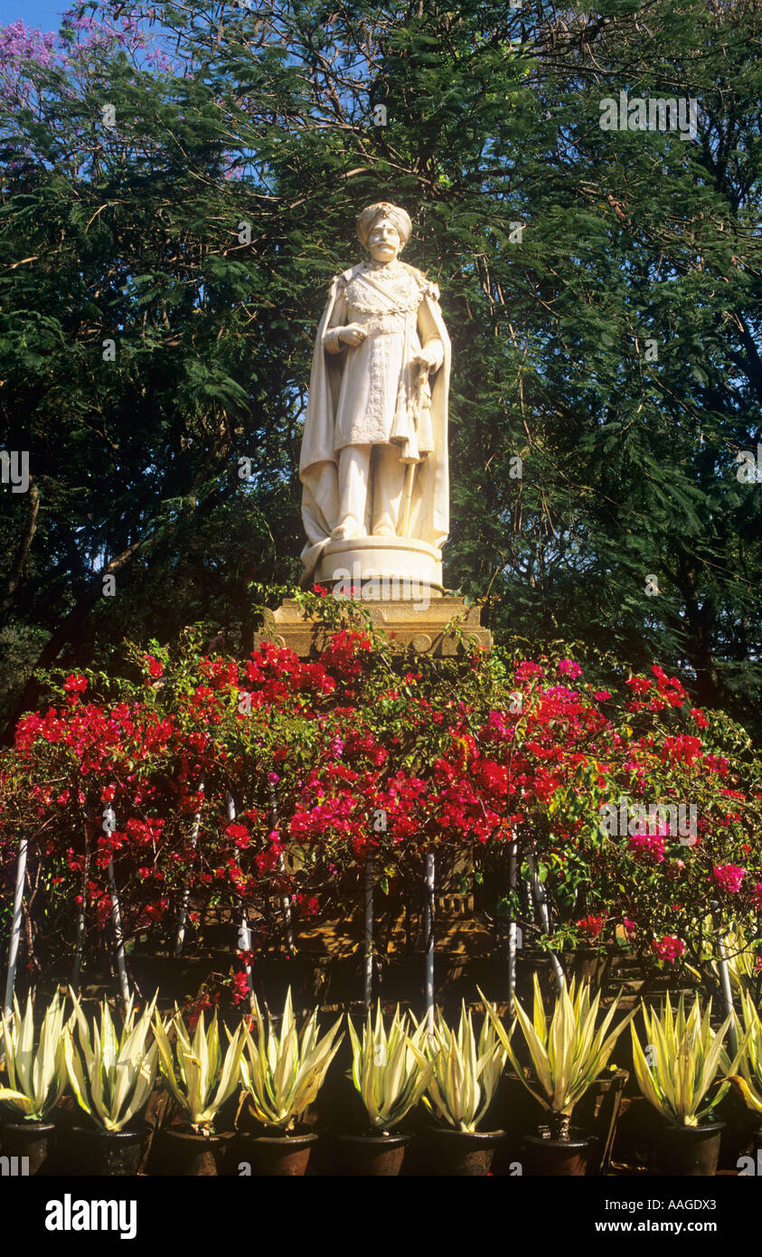 Maharaja of Mysore statue Cubbon Park Bangalore Karnataka India Stock Photo Alamy