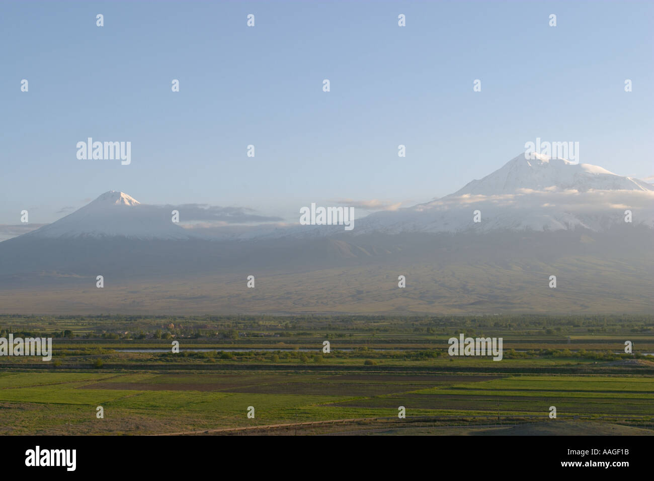 ARMENIA Ararat Plain   Mount Ararat and Little Ararat mountains agricultural fields in plain mountains in Turkey Stock Photo